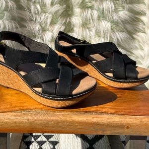 EUC Clarks Black wedges Sz 8.5